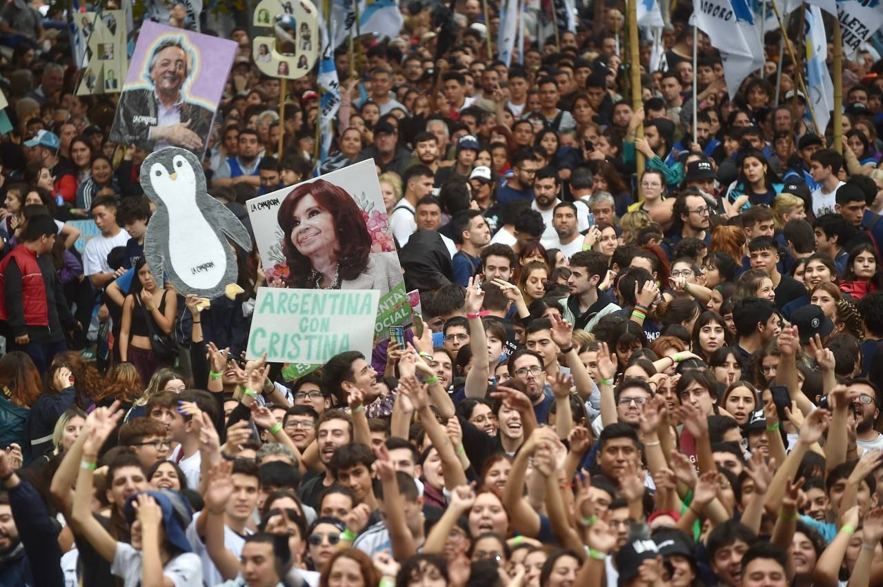 “Una más y no jodemos más”: la militancia se sigue ilusionando con Cristina candidata
