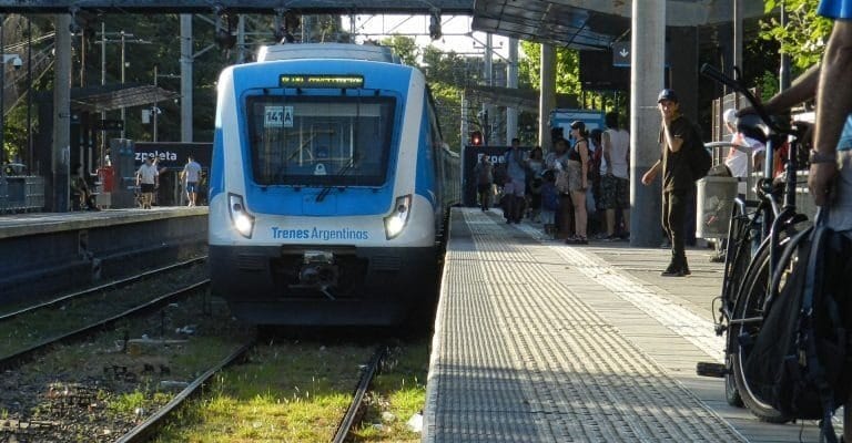 Accidente fatal en La Plata: el Tren Roca funciona con servicio limitado