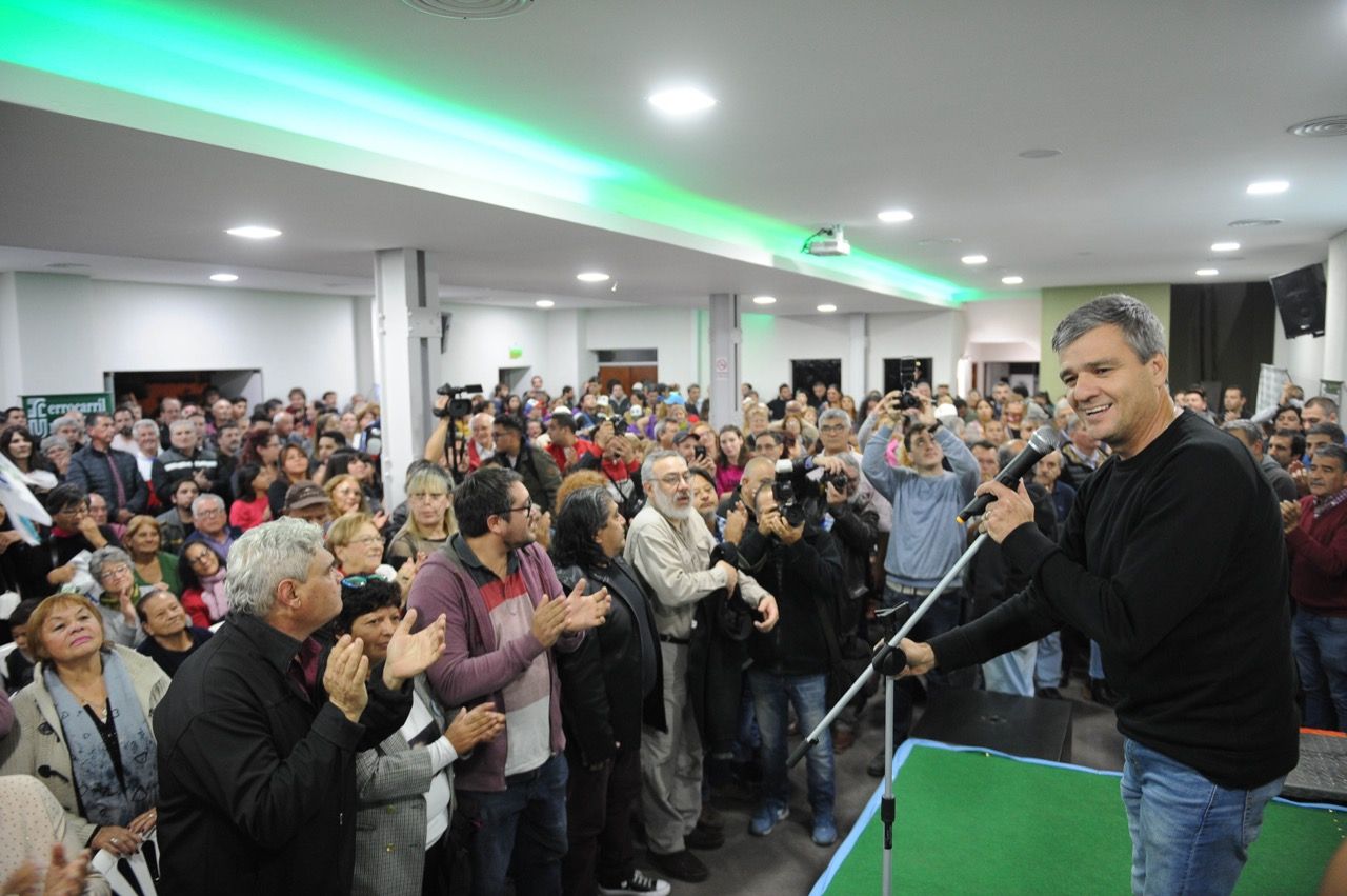 "Estamos unidos para que el 10 de diciembre vuelva la felicidad al pueblo argentino", dijo Juan Zabaleta