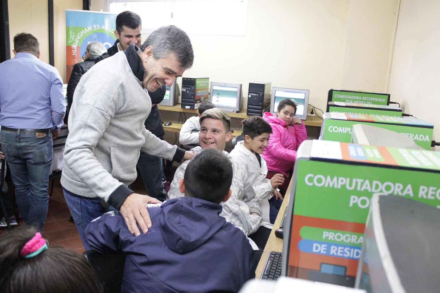 Zabaleta inauguró una sala de computación con equipos del Programa de Recolección de Residuos Electrónicos