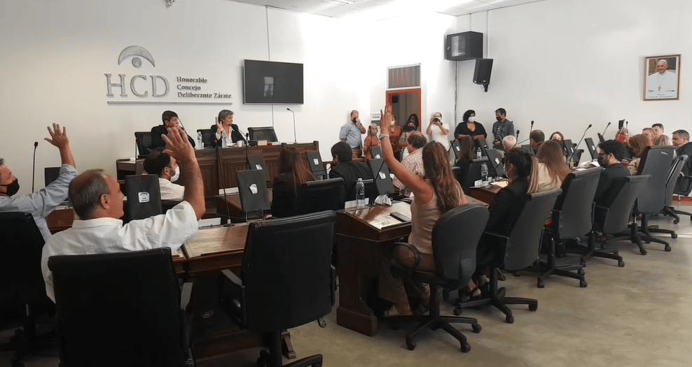 Zárate: Una concejal díscola de Juntos dejó que el Frente de Todos se quede con la presidencia del Concejo