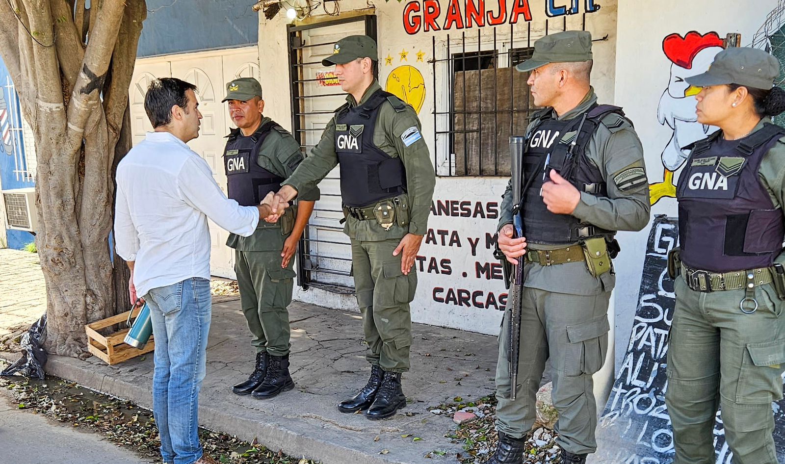 Gendarmes en La Cava - 2