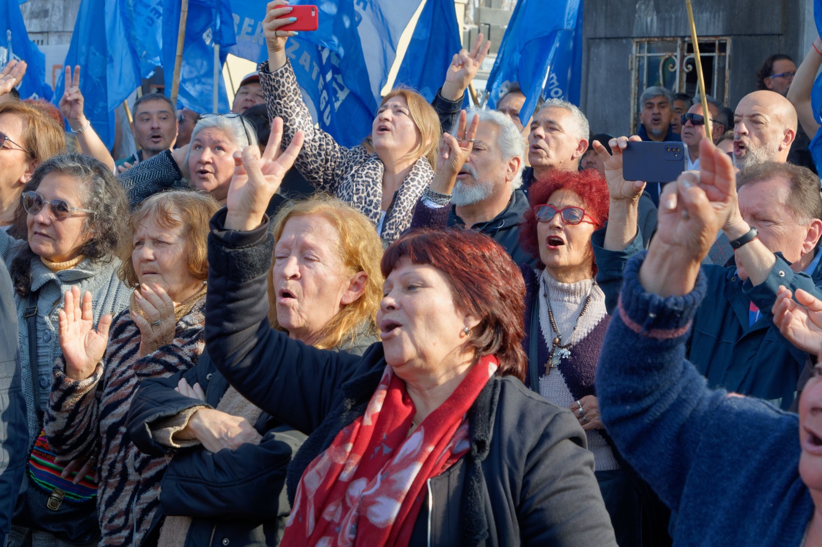 El acto finalizó con la marcha peronista.