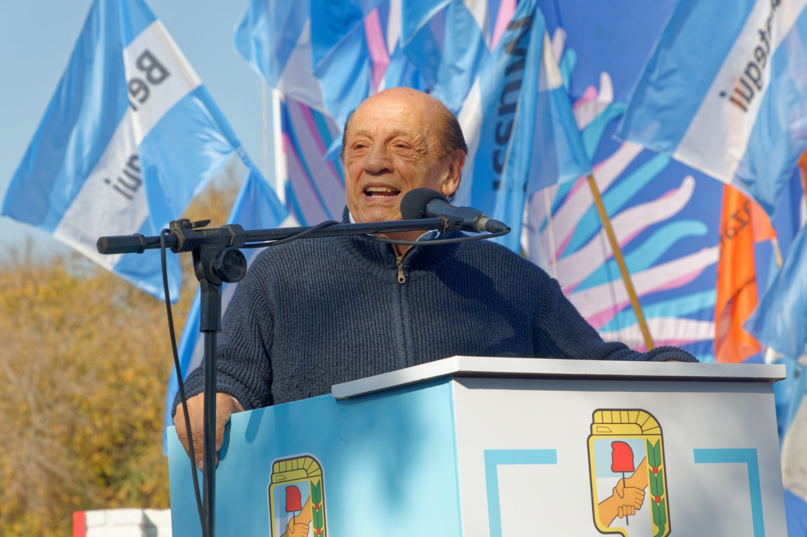 Mussi se dirigió a los presentes durante el homenaje.