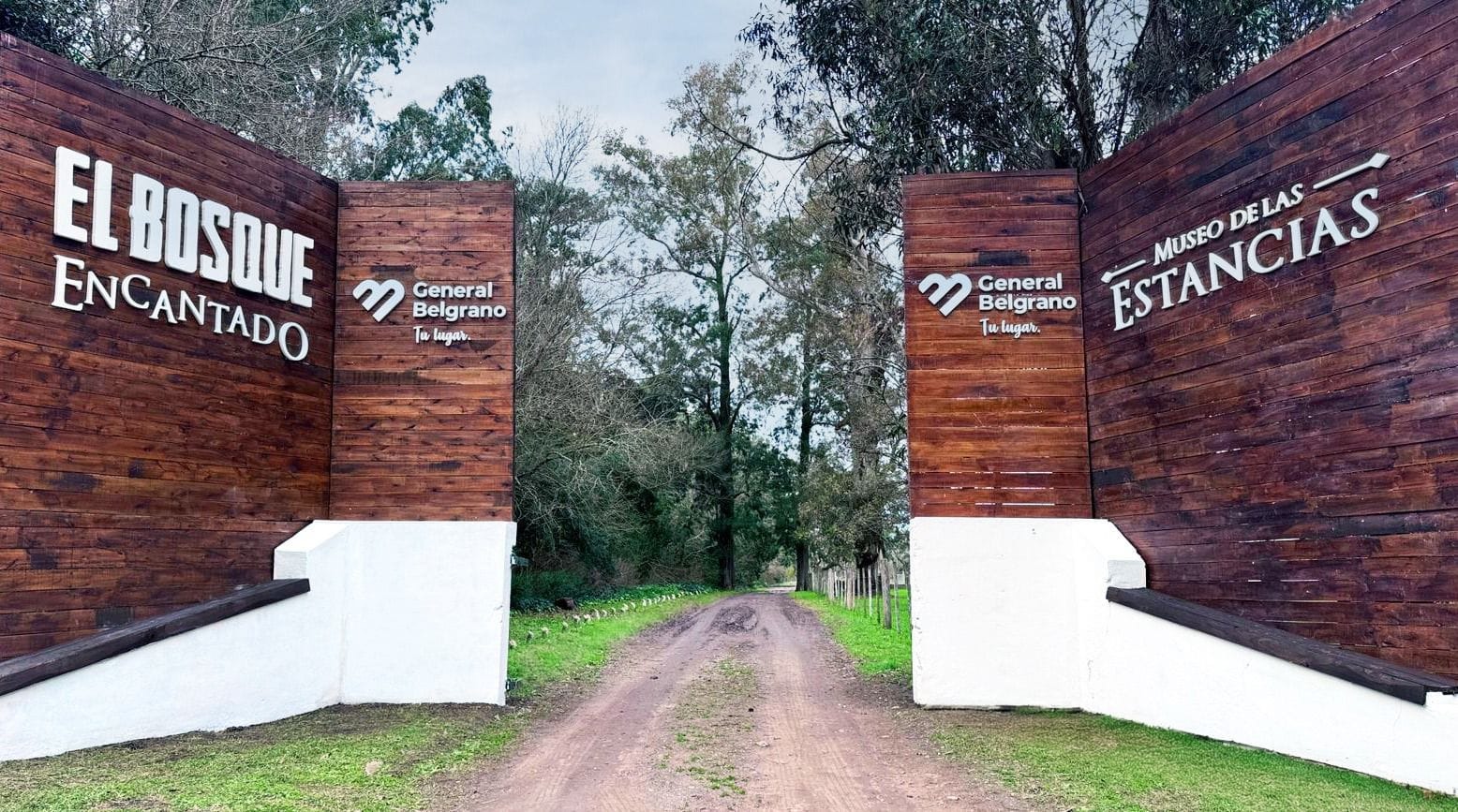 Renovaron el ingreso al famoso "bosque encantando" de General Belgrano