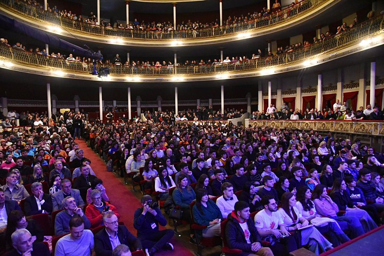 formacion politica teatro podesta