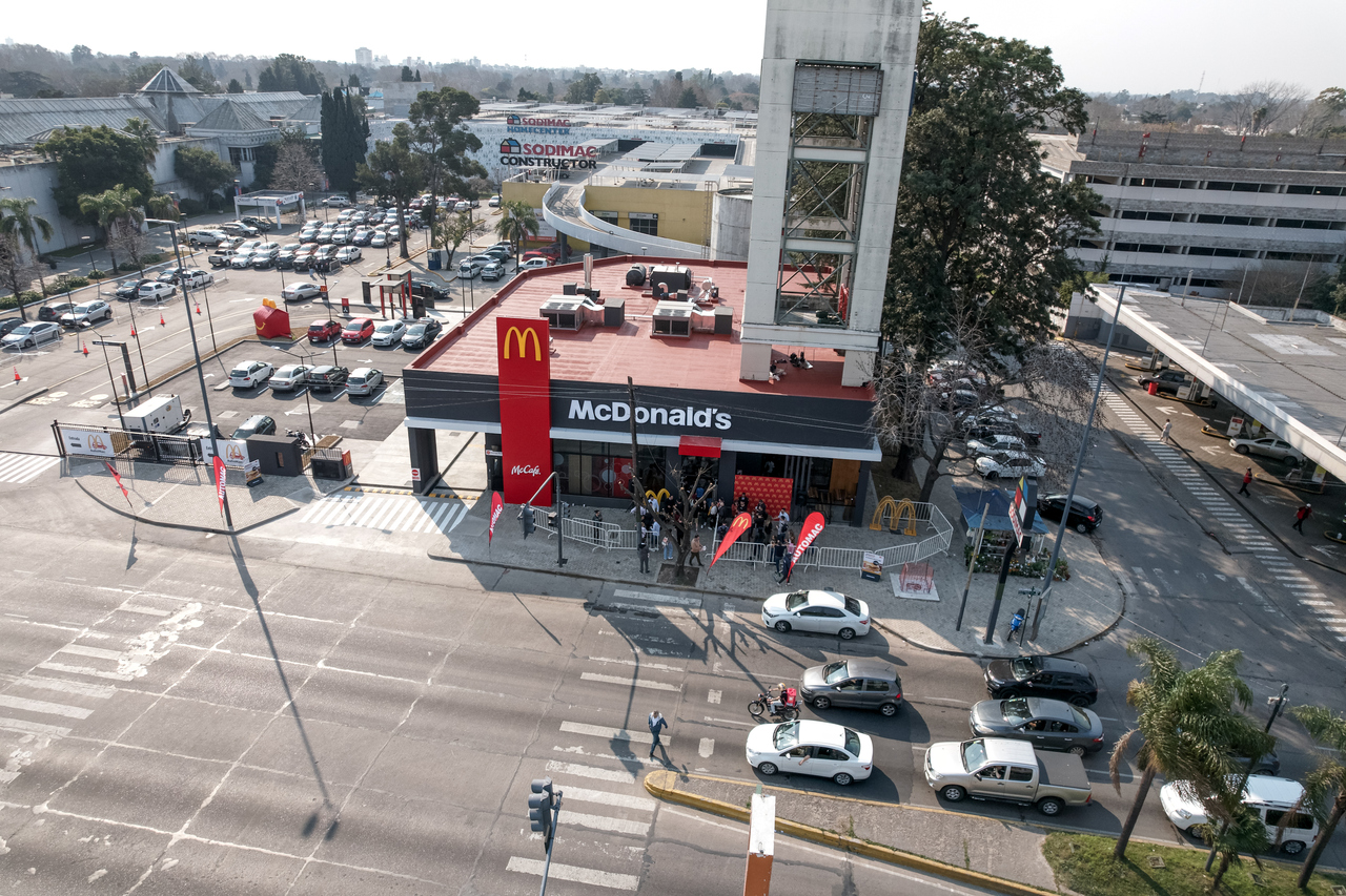 Mc Donalds Boulevard Adrogué - 1