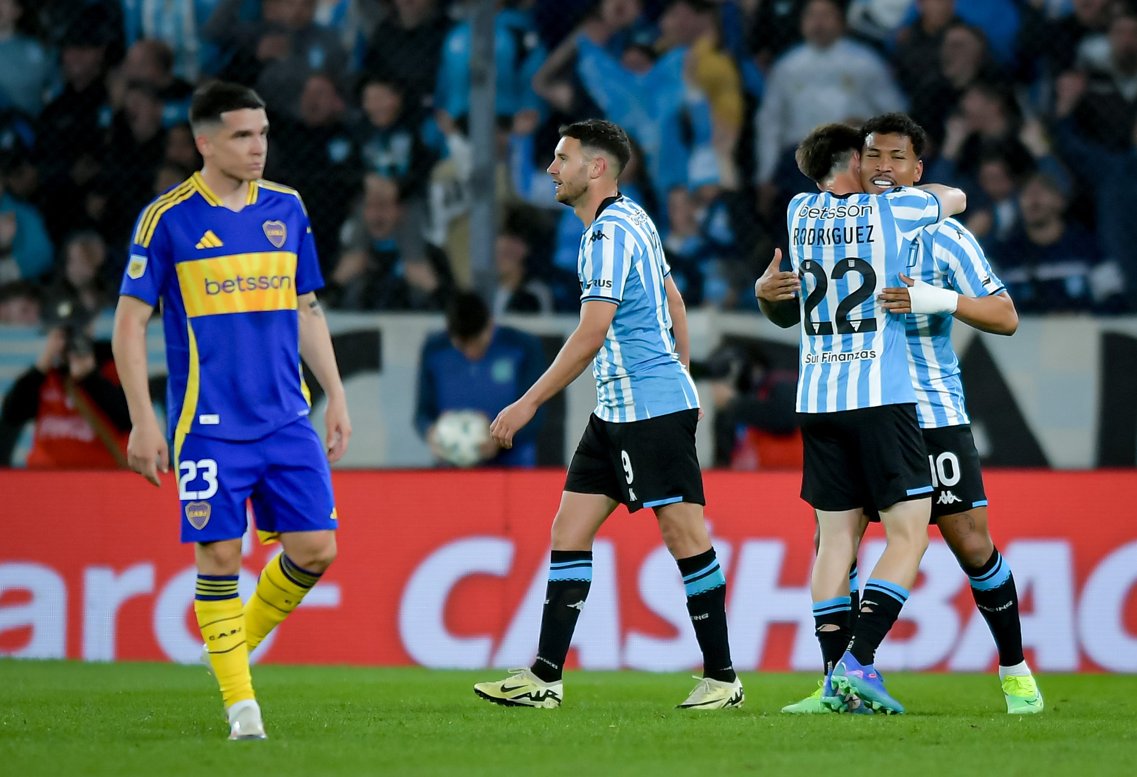 Racing lo dio vuelta y venció a Boca en Avellaneda: Los goles del clásico y el insólito blooper de 'Chiquito' Romero