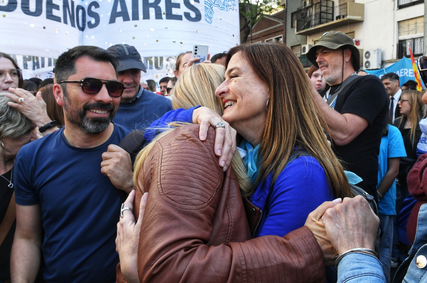 Magario y la ministra de Mujeres, Estela Díaz.