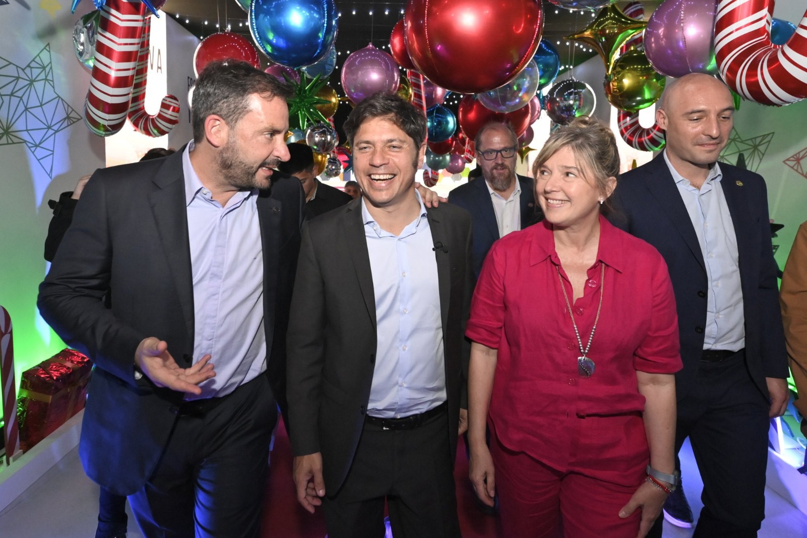 Sujarchuk con el Gobernador y la Jefa de Asesores.