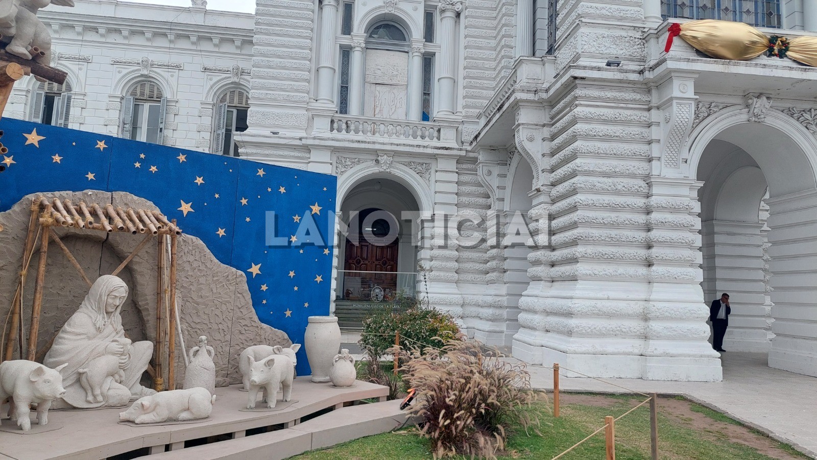 Pesebre en la municipalidad de La Plata.