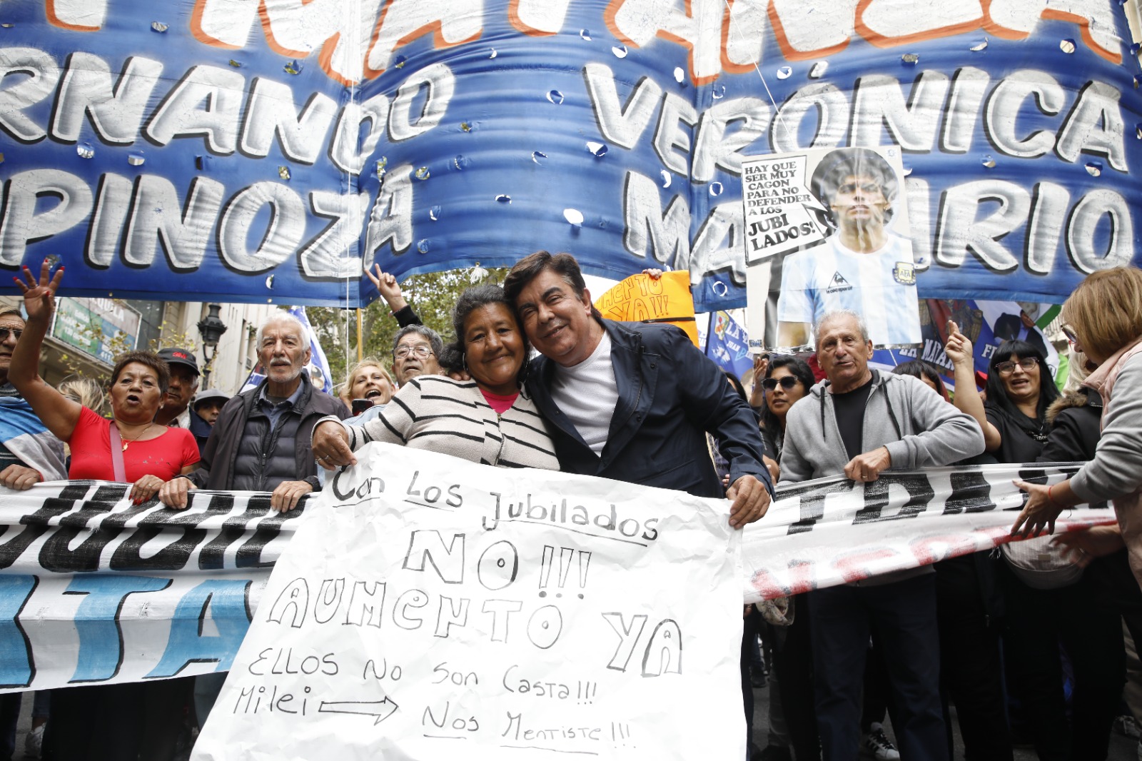 Espinoza con jubilados