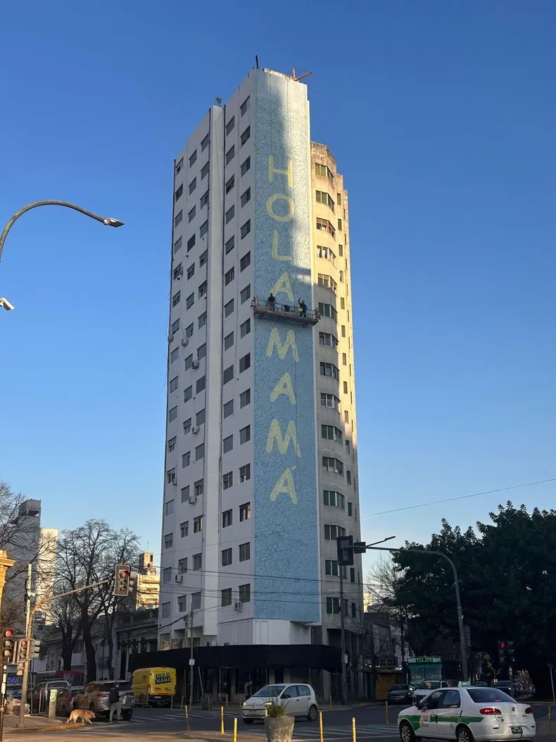 La clásica leyenda que anticipa los murales del artista internacional.