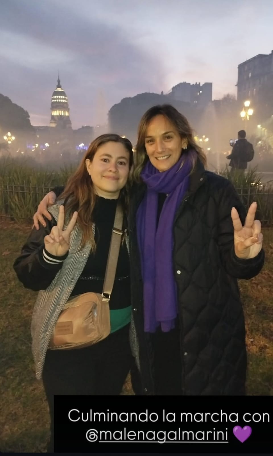 Malena Galmarini marchó junto con el colectivo Ni Una Menos. Foto: Mujeres del Frente Renovador.