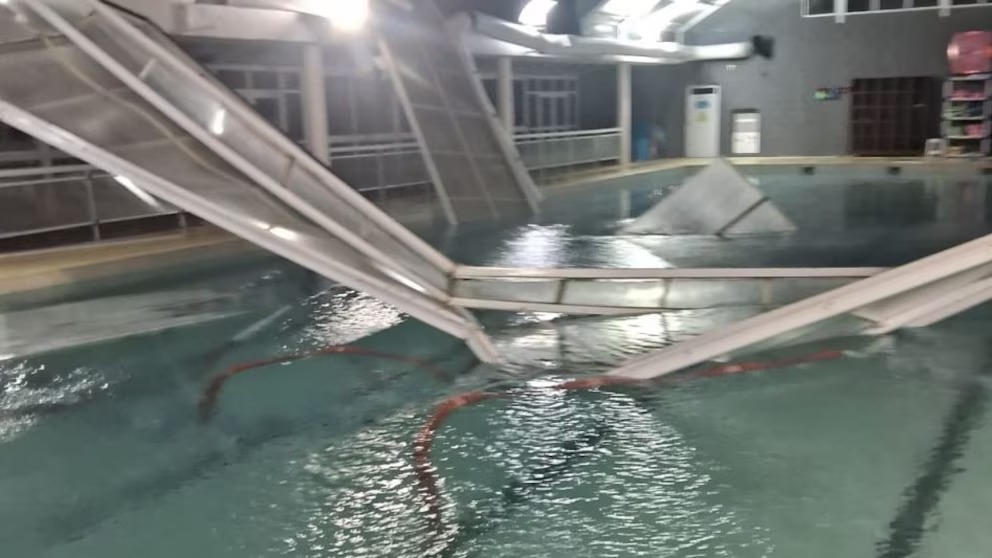 Así quedó el techo del Complejo de Piletas (Foto: FmdelSol Benito Juárez) - 1