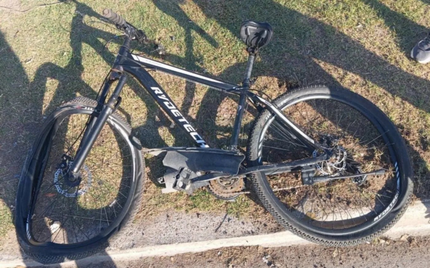 la plata accidente bici auto