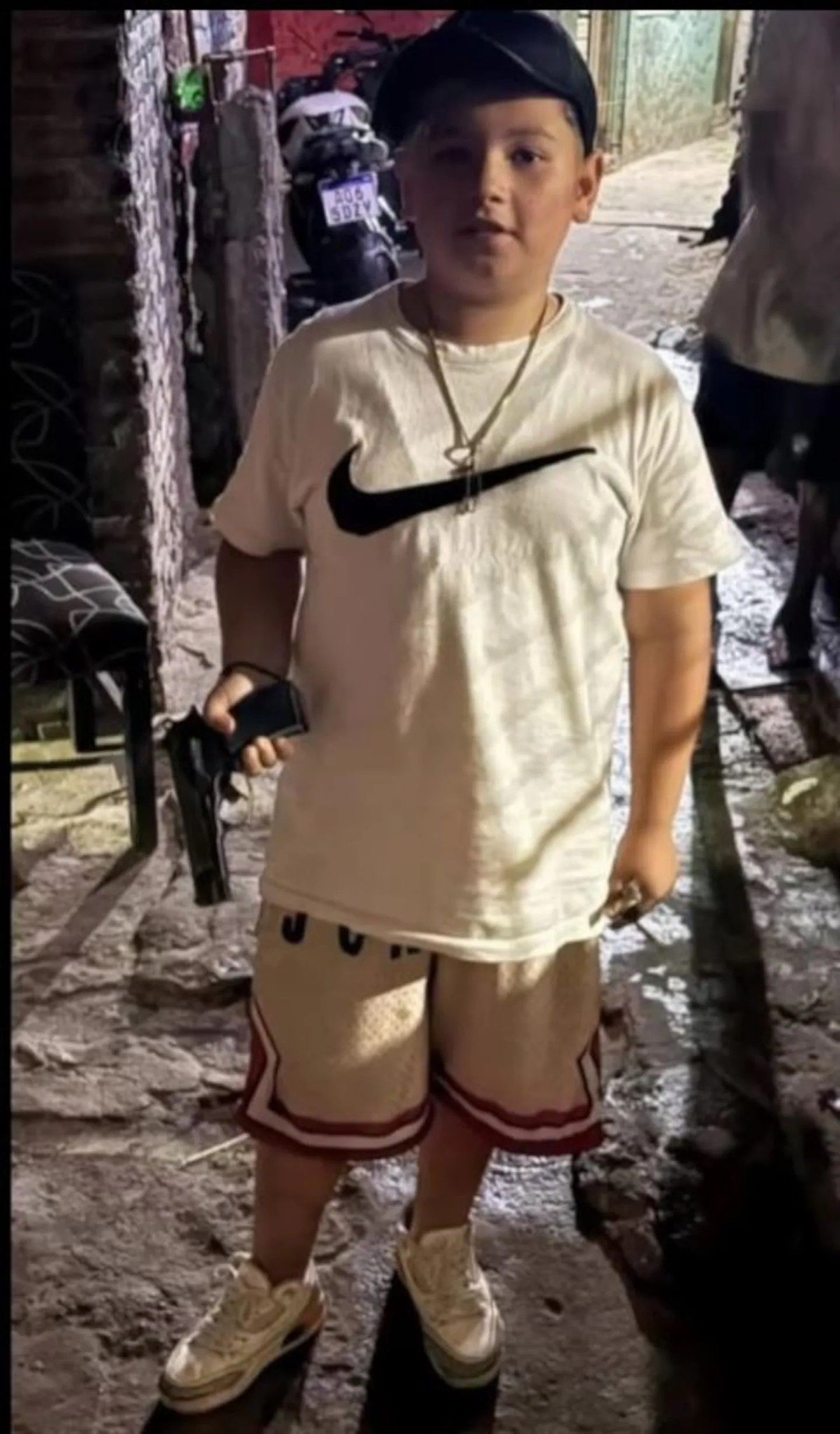 menor arma tres de febrero