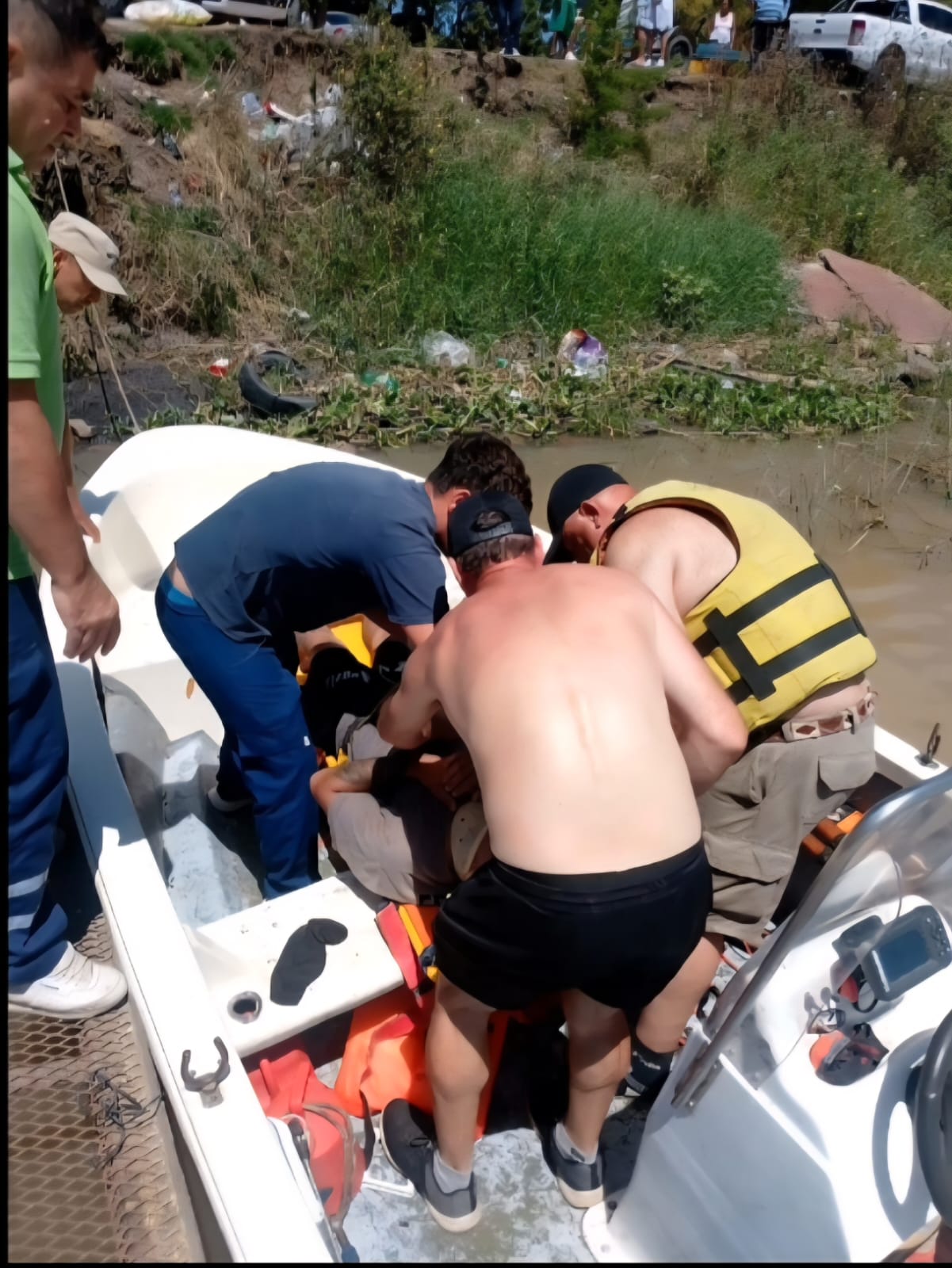 rescate hundimiento baradero - 4