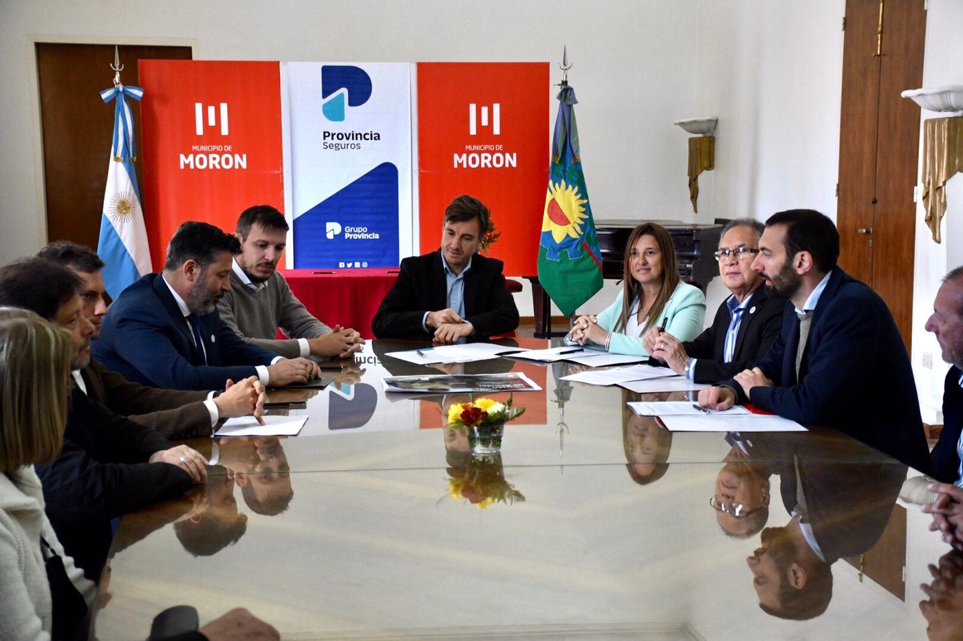 Morón y Grupo Provincia firmaron convenio para facilitar el acceso al alquiler de viviendas