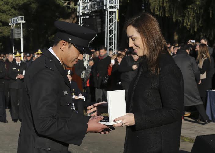 Berazategui: Vidal condecoró a efectivos de la bonaerense 