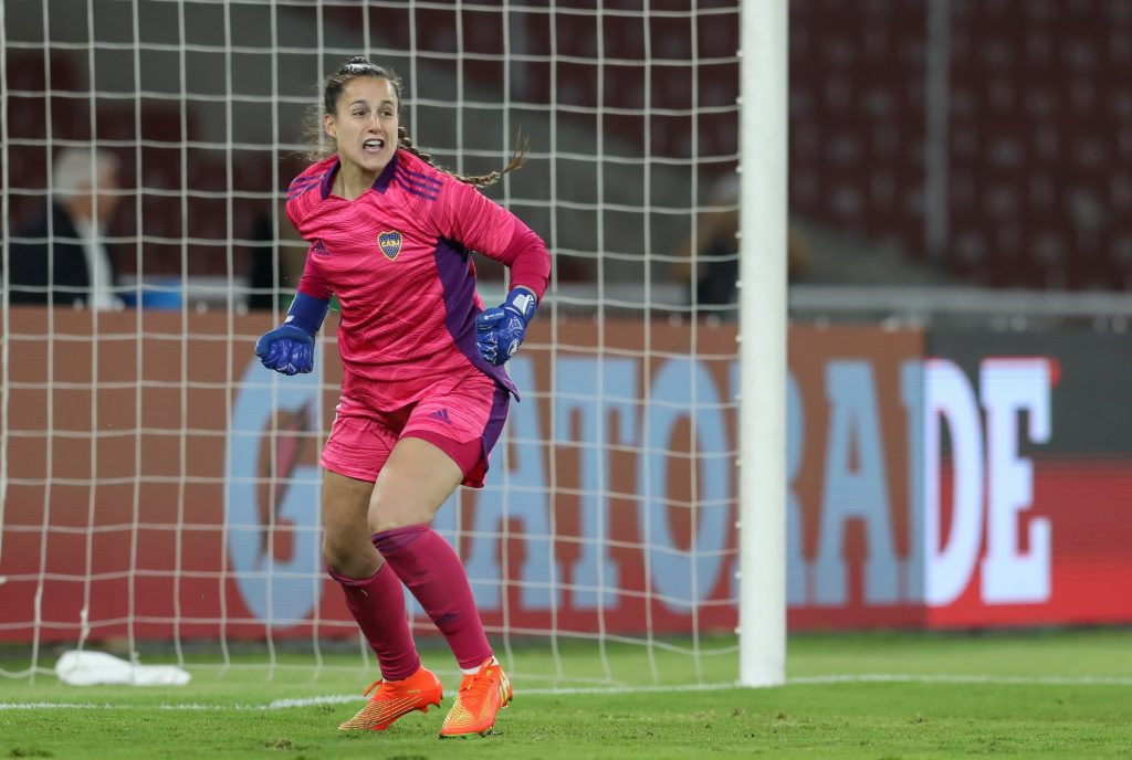 Quién es Laurina Oliveros, la arquera de Ramallo que llevó a Boca a la