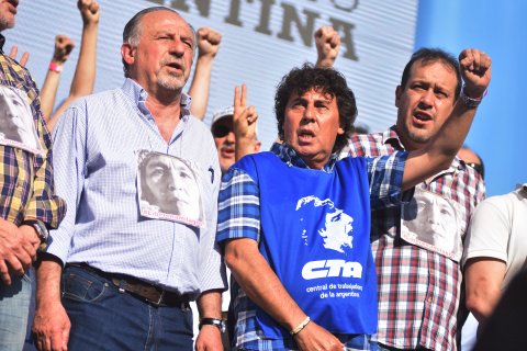 Con críticas a la CGT y el gobierno, las dos CTA marcharon a Plaza de Mayo