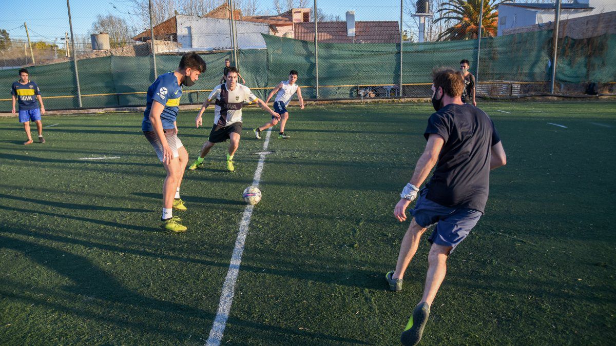 Fútbol 5, ¿Sí o No?: Los dueños de canchas dicen que Alberto fue "poco claro" y aguardan "una aclaración" de Kicillof