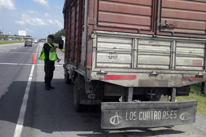 Brandsen: Detienen a camionero que circulaba por Ruta 2 borracho
