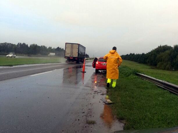 Corte en Ruta 9 a la altura de Zárate por un peligroso pozo – La Noticia 1